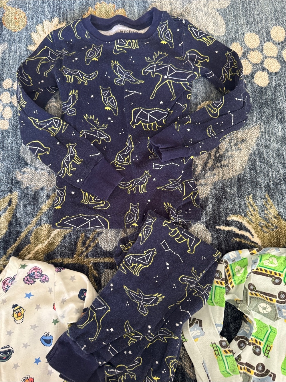 Bundle of baby GAP pajama sets - Picture 4 of 4
